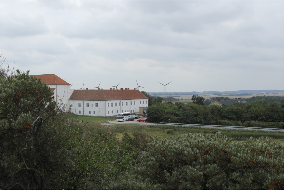 Visualisering_af_vindmølleprojekt_Hjortnæs_II,_set_fra_nordsiden_af_Børglum_Kloster.png